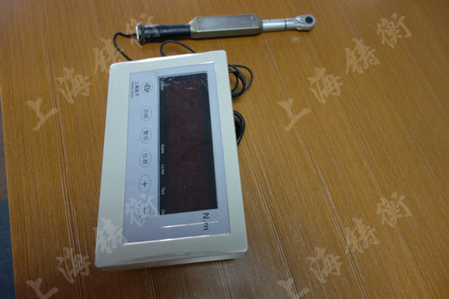 ���@Ť������